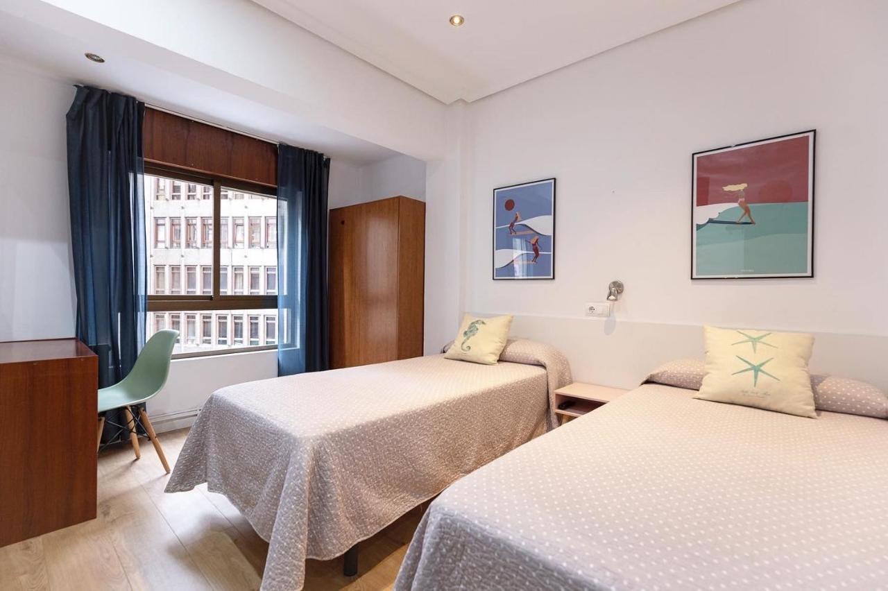 Pension Angelines, Sneuu Hostel Santander Esterno foto