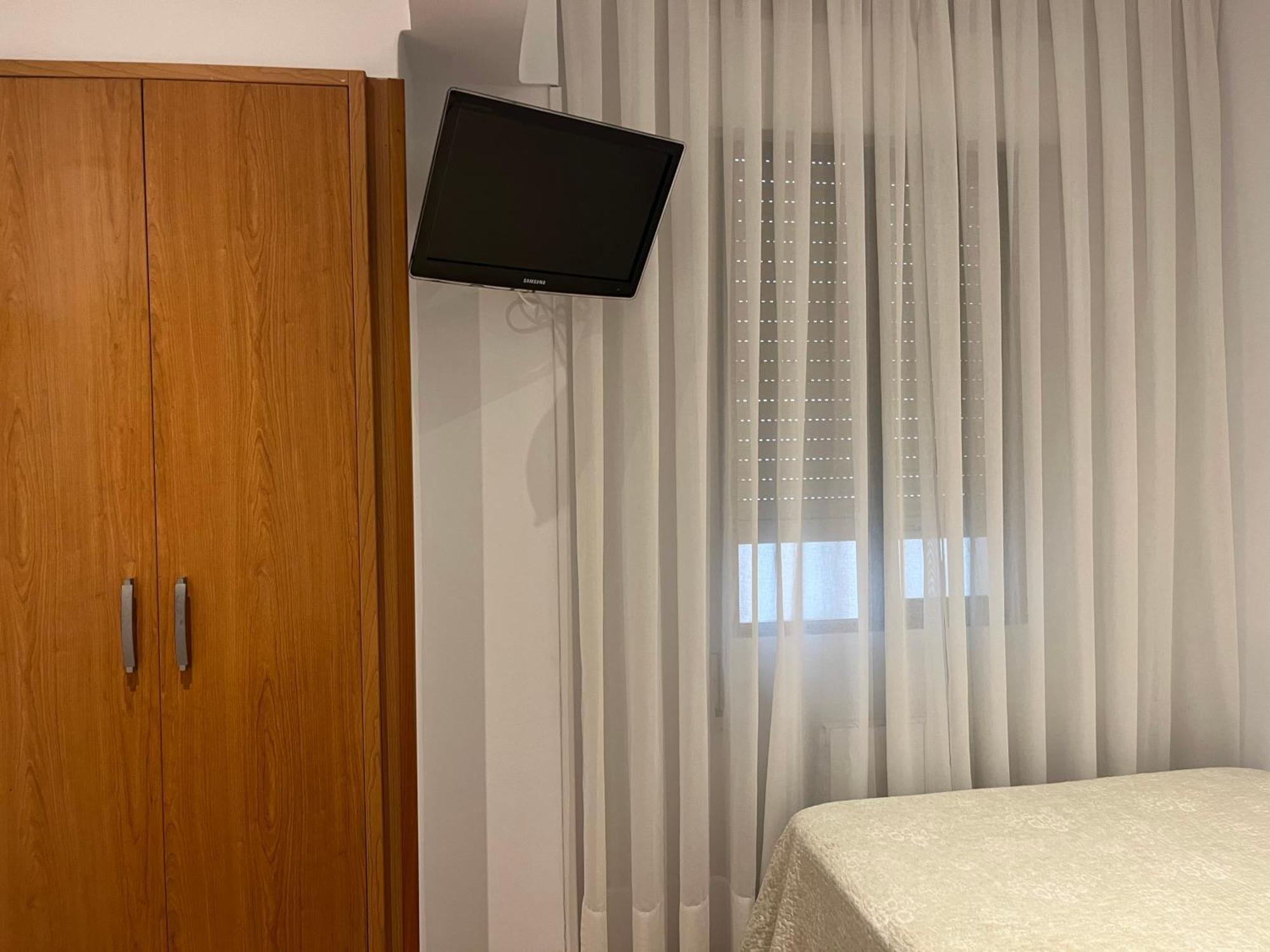 Pension Angelines, Sneuu Hostel Santander Esterno foto
