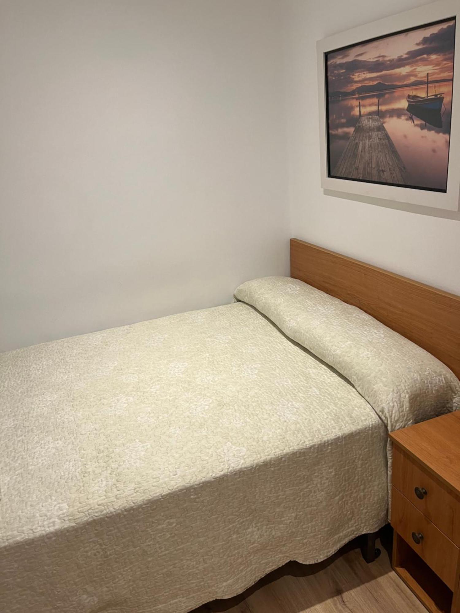 Pension Angelines, Sneuu Hostel Santander Esterno foto